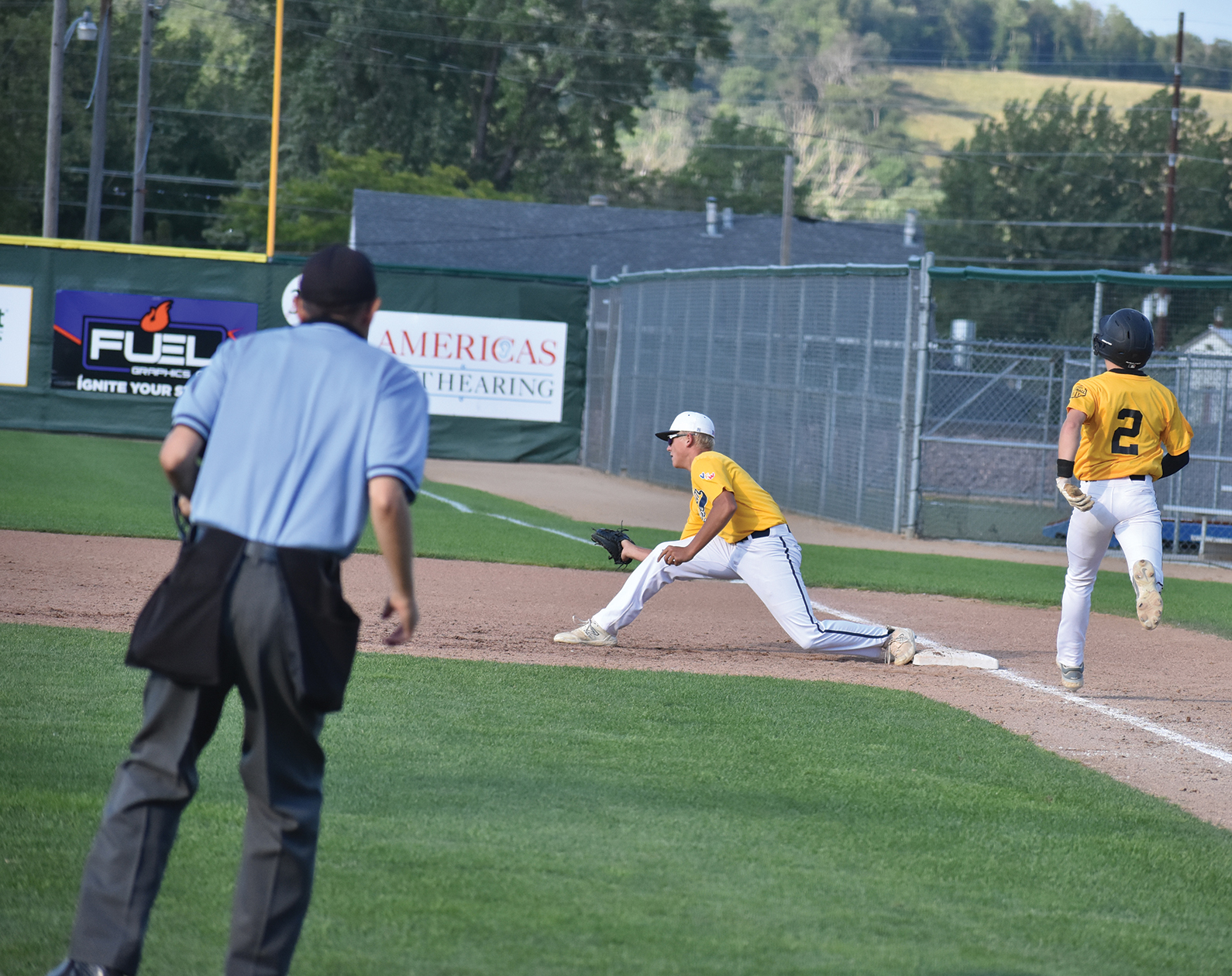 VFW Gold’s fast start stymied by Hutchinson in loss News, Sports